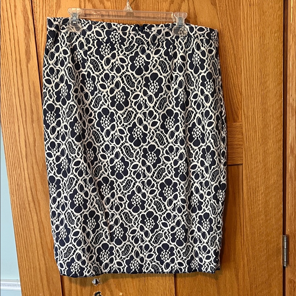 Halogen Blue and Cream Lace Pencil Skirt